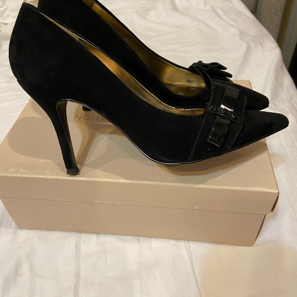 Women’s Nine West suede heels